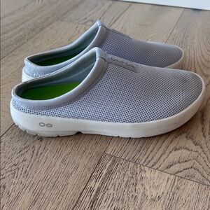 OOFOS Light Gray Mesh Slip-Ons